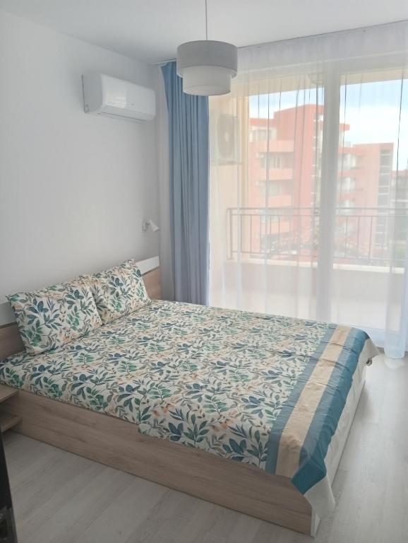 Studio bedroom by the balcony