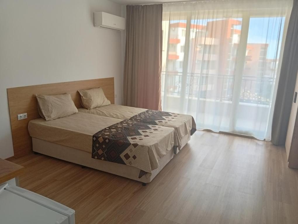 Double bedroom with balcony
